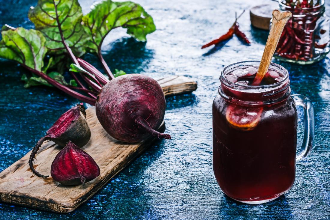 beetroot-on-a-board-and-beet-juice