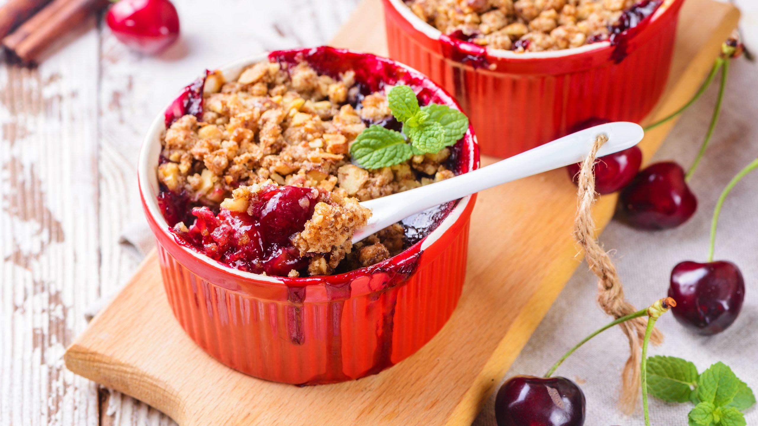 fresh-cherry-crumble